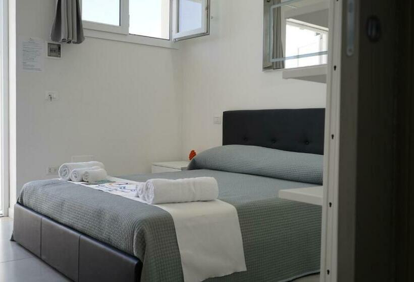 اتاق استاندارد چهار تخته, Resort Leonardo  Room, Pool & Restaurant