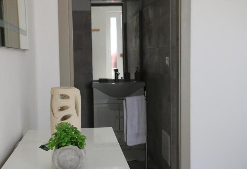 스탠다드 트리플 룸, Resort Leonardo  Room, Pool & Restaurant