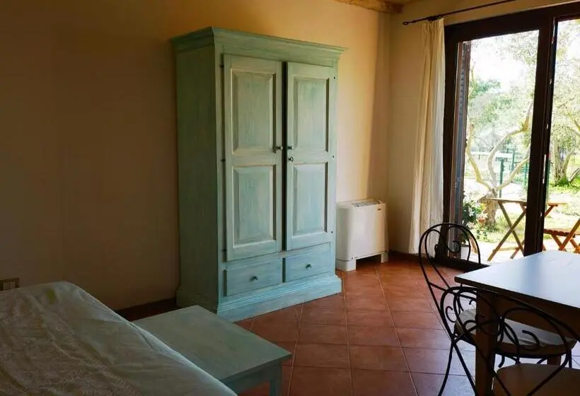 プールビュースタンダードルーム, La Corte Degli Ulivi   Albergo Rurale