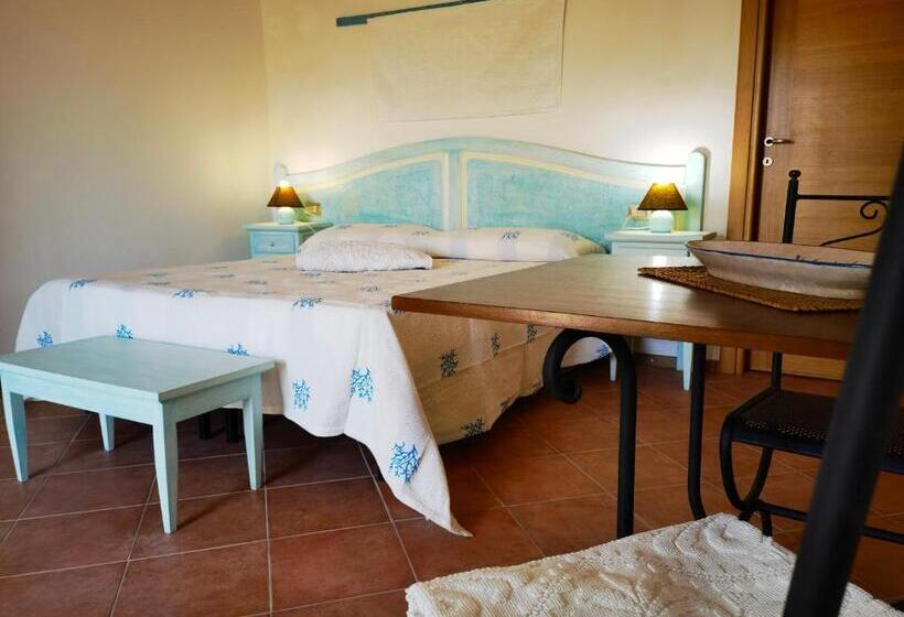 Номер Стандарт Вид на Бассейн, La Corte Degli Ulivi   Albergo Rurale