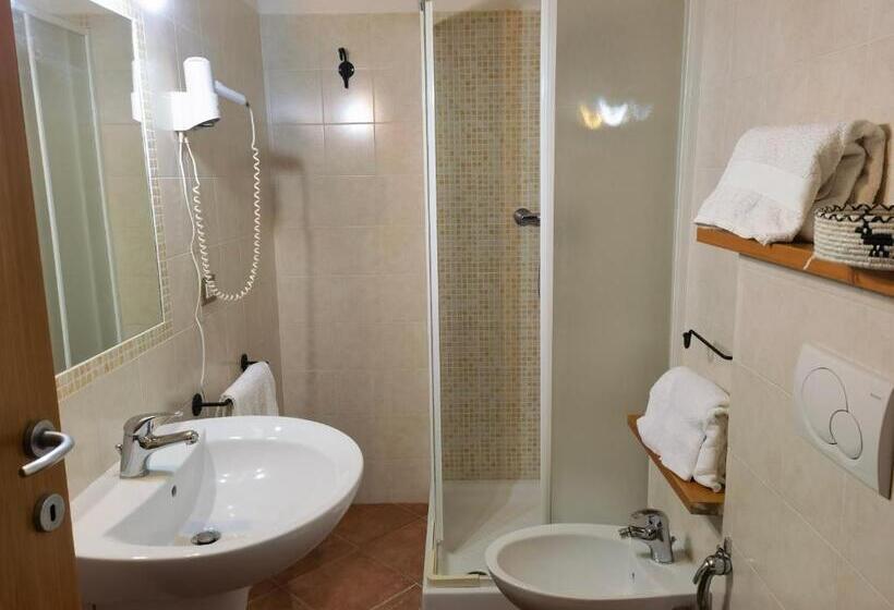 חדר סטנדרט נוף לבריכה, La Corte Degli Ulivi   Albergo Rurale