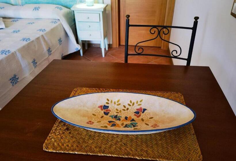 חדר סטנדרט נוף לבריכה, La Corte Degli Ulivi   Albergo Rurale