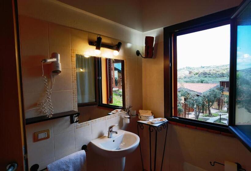 חדר משפחתי, La Corte Degli Ulivi   Albergo Rurale