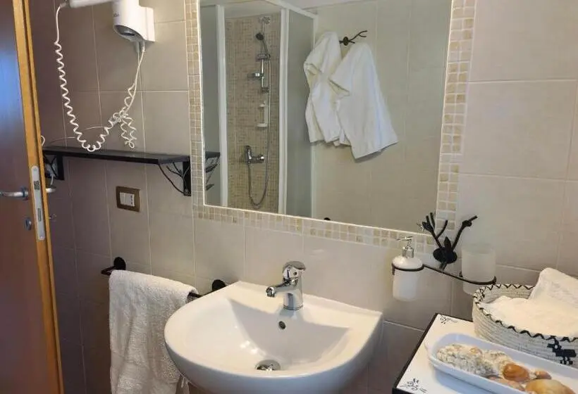 ファミリールーム, La Corte Degli Ulivi   Albergo Rurale