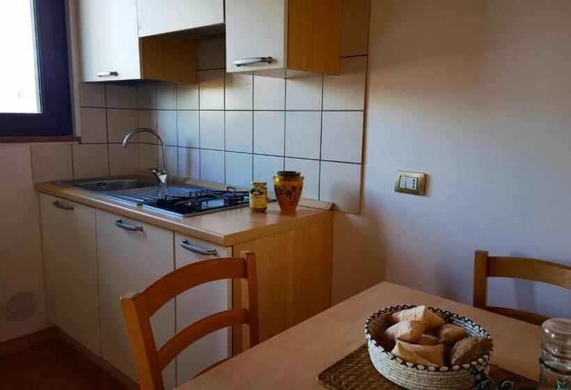 Номер Стандарт с Балконом, La Corte Degli Ulivi   Albergo Rurale