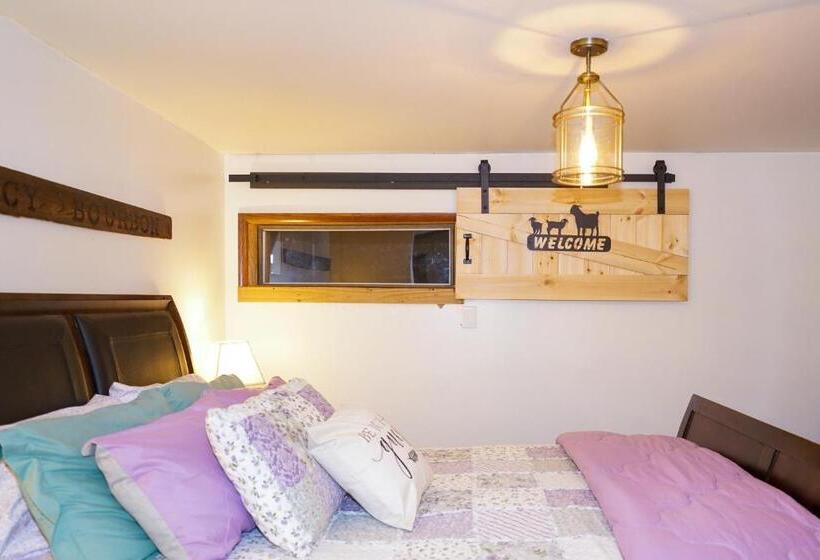 جناح مزود بتراس, Nicura Ranch Inn & Stables