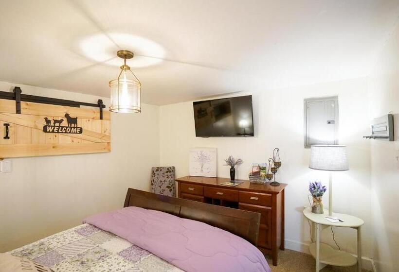 جناح مزود بتراس, Nicura Ranch Inn & Stables