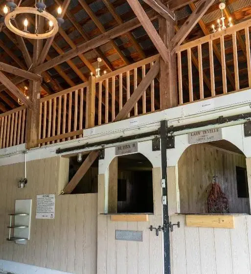 キングサイズベッドのデラックススイート, Nicura Ranch Inn & Stables