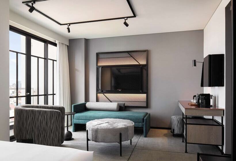 סוויטת קומפורט, Tribe Phnom Penh Post Office