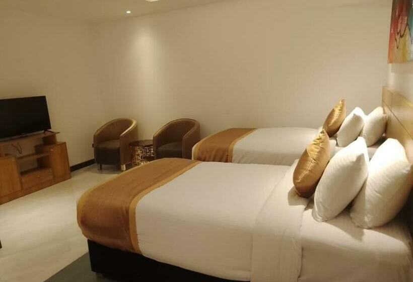 اتاق لوکس, X Rajshahi