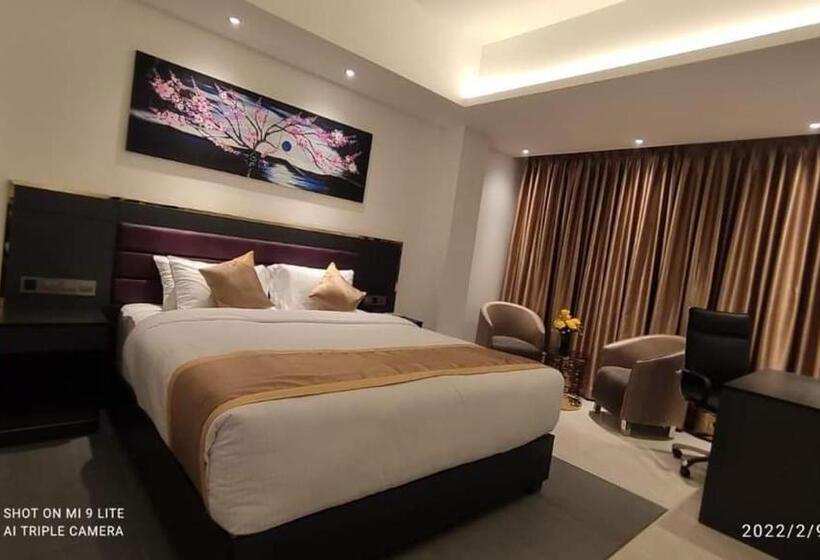 اتاق لوکس, X Rajshahi