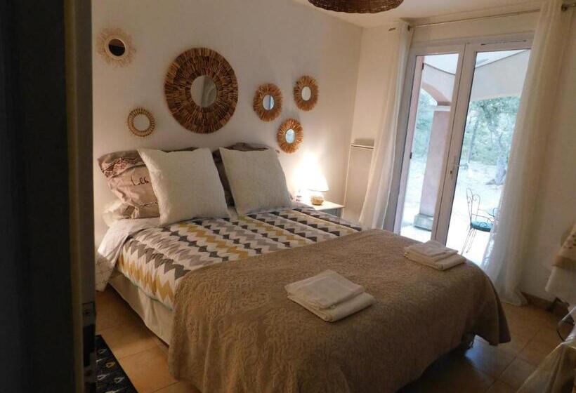 Номер Стандарт, Chez Marie