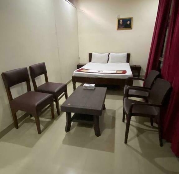 スタンダードルーム, Mahak Guest House By Wb Inn