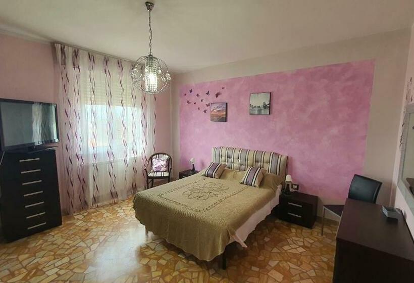 اتاق استاندارد با سرویس بهداشتی مشترک, Hope Apartment