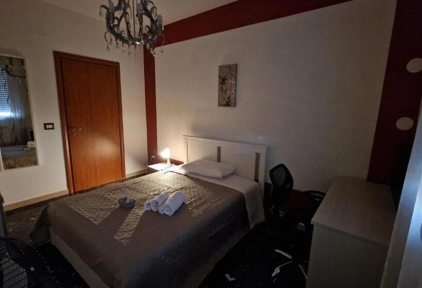 اتاق استاندارد یک تخته با سرویس بهداشتی مشترک, Hope Apartment