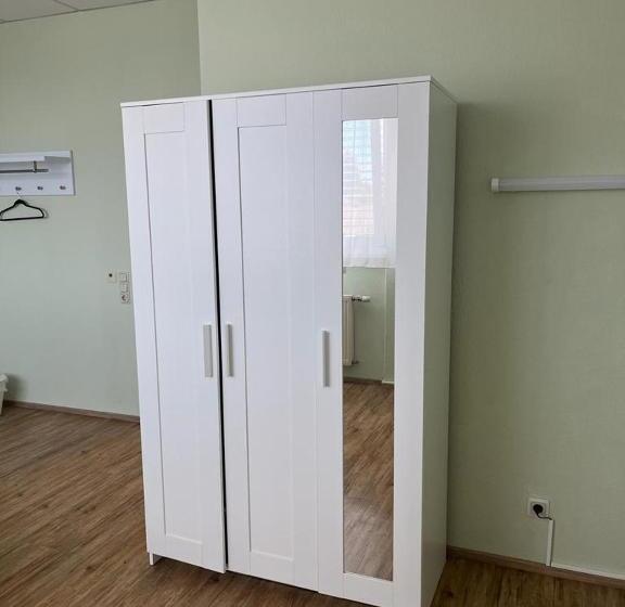 غرفة قياسية, Zimmer In Ramstein