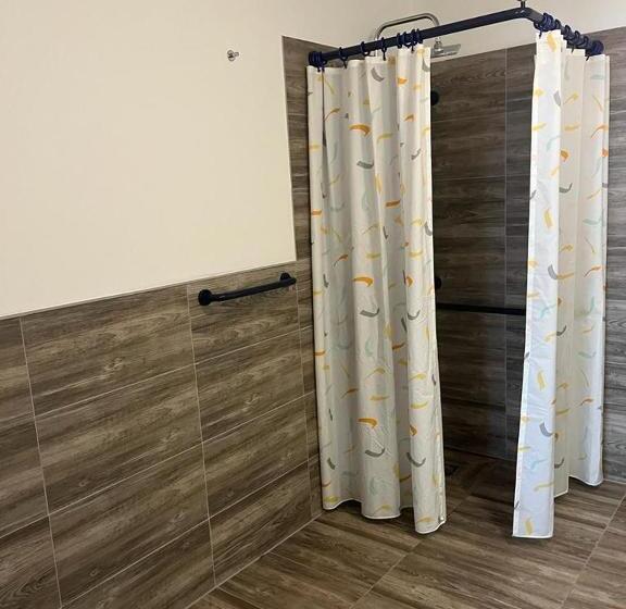 غرفة قياسية سرير كينج لذوى الإحتياجات الخاصة, Zimmer In Ramstein