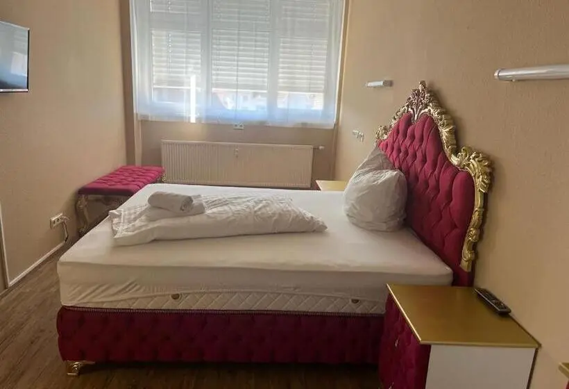 身障者適用キングサイズベッドルーム, Zimmer In Ramstein
