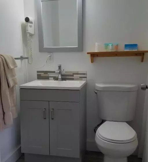 اتاق لوکس, Acadia Sunrise Motel