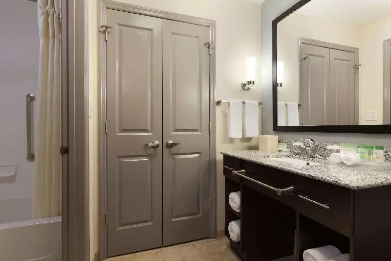 キングサイズベッドのスイートルーム, Homewood Suites By Hilton Huntsville   Downtown, Al