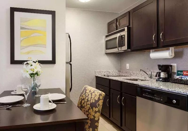 キングサイドベッドのスタンダードワンルーム, Homewood Suites By Hilton Huntsville   Downtown, Al