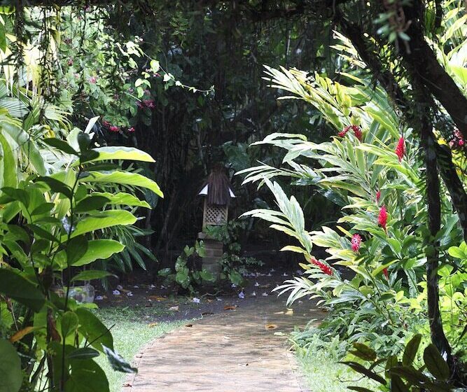 스탠다드 방갈로, Pousada Capim Santo