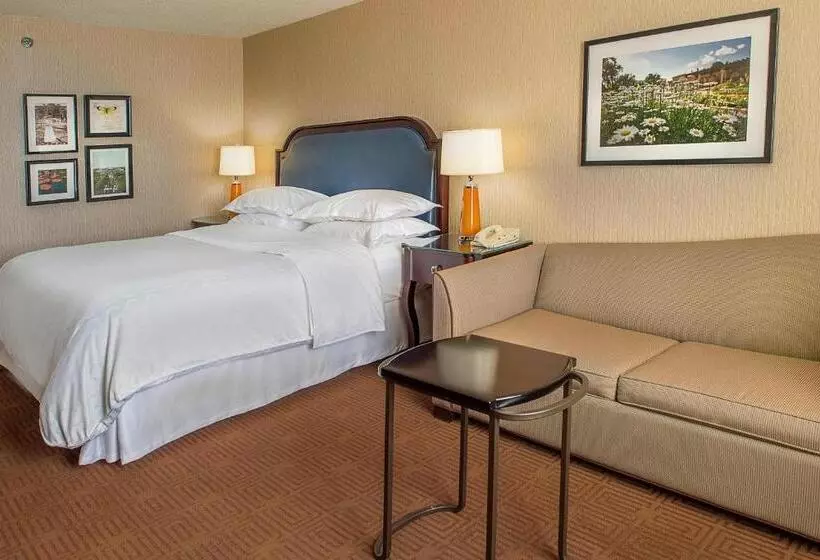 キングサイズベッドのスタンダードルーム, Sheraton Westport Plaza