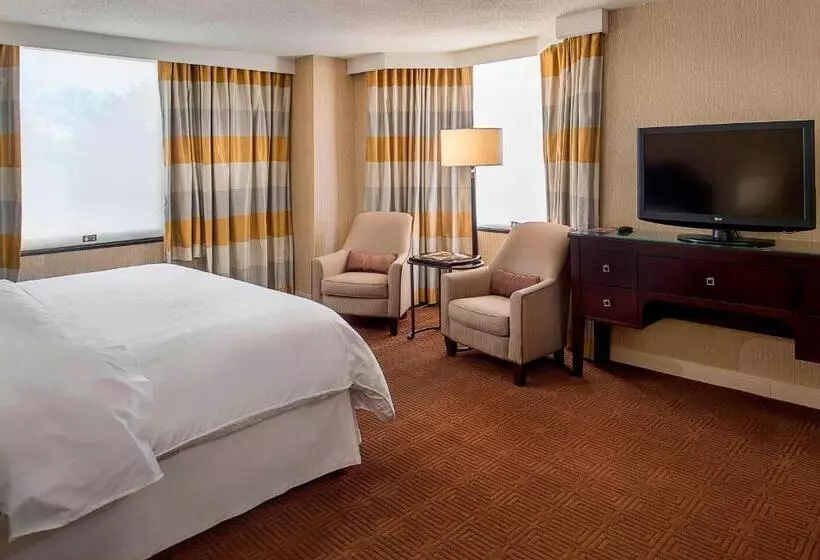 キングサイズベッドのスタンダードルーム, Sheraton Westport Plaza