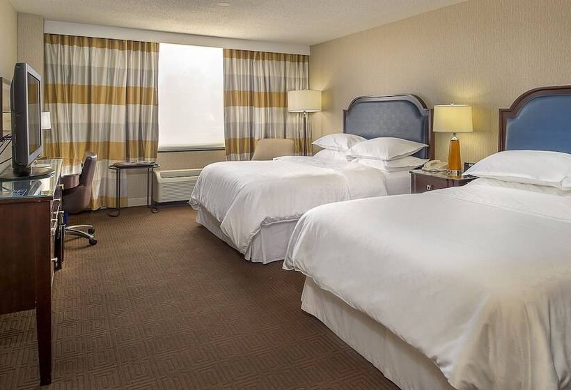 디럭스 룸, Sheraton Westport Plaza