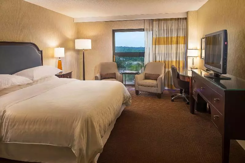 デラックスルーム, Sheraton Westport Plaza