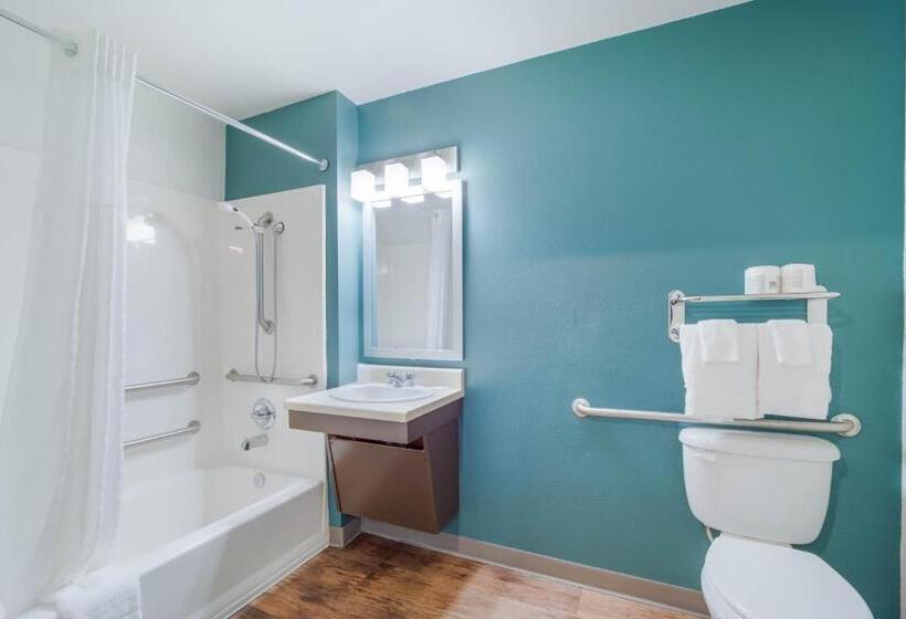 适合残疾人使用的标准间, Woodspring Suites | North Charleston Airport I526