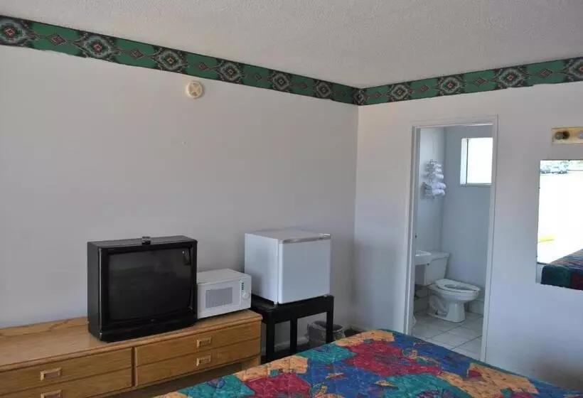 キングサイズベッドのスタンダードルーム, Travel Inn Motel Michigan City