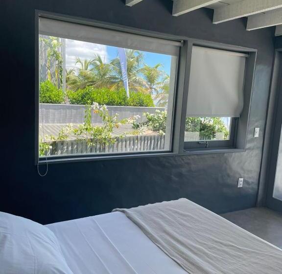 فيلا غرفة نوم واحدة مطلّة علي البحر, Club De Mar Condo