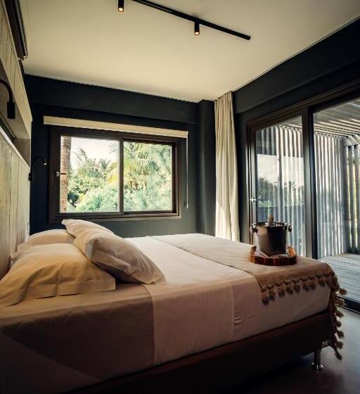 غرفة عائلية مطلّة علي الحديقة, Club De Mar Condo