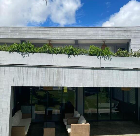 فيلا غرفة نوم واحدة مطلّة علي البحر, Club De Mar Condo