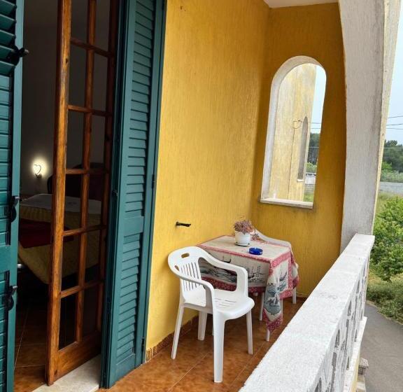 חדר סטנדרט עם מרפסת, Monte Cuccu Bed & Breakfast