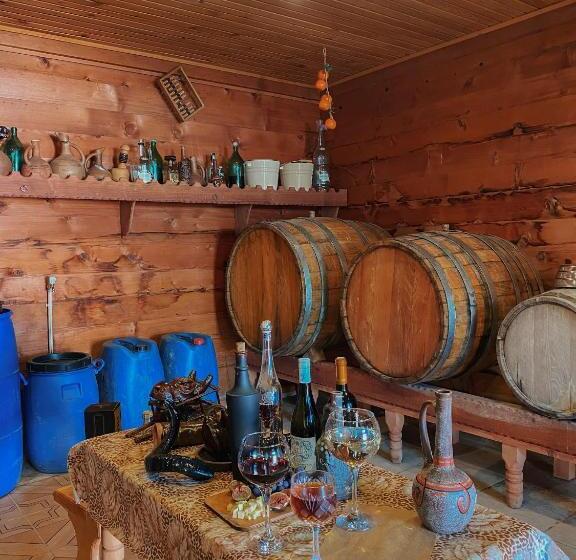 اتاق استاندارد چهارنفره با چشمانداز باغ, Matua Guest House