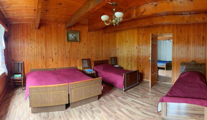 اتاق کلاسیک چهارنفره, Matua Guest House