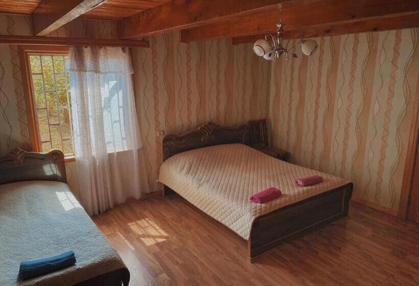 اتاق استاندارد سه نفره, Matua Guest House