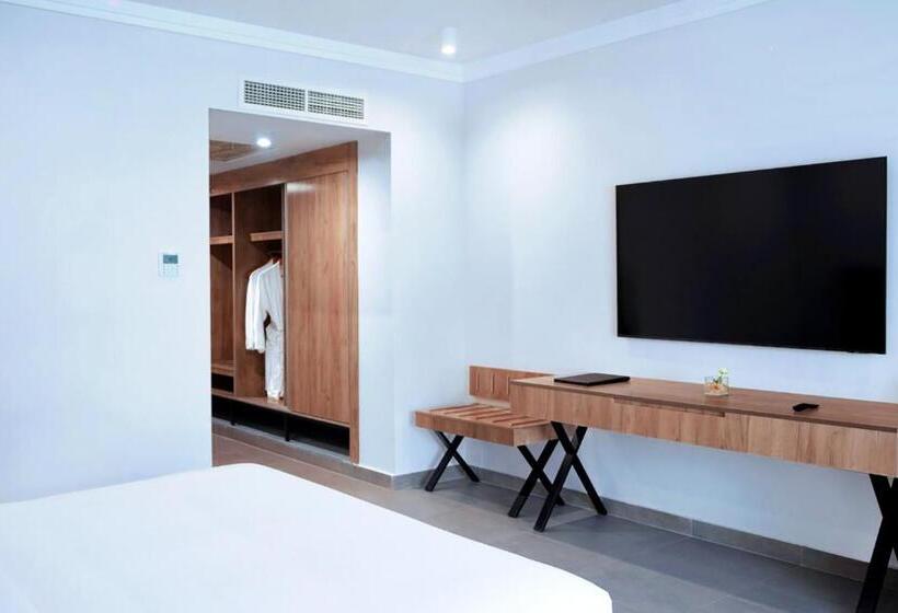 اتاق استاندارد سه تخته با چشم‌انداز استخر, Pickalbatros Blu Spa Resort   Adults Friendly 16 Years Plus  Ultra All Inclusive