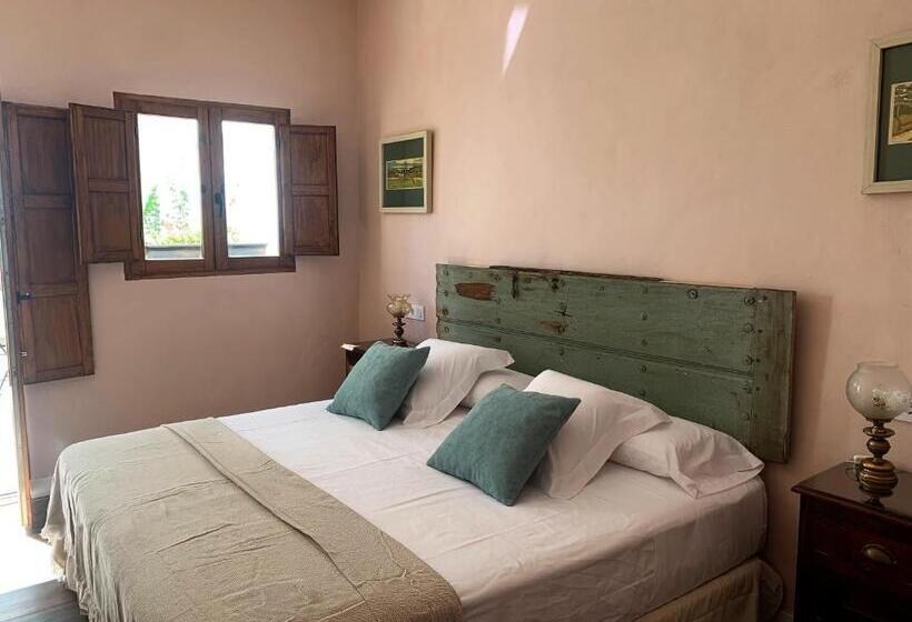 מיטת קינג בסוויטה, Patios Del Agua