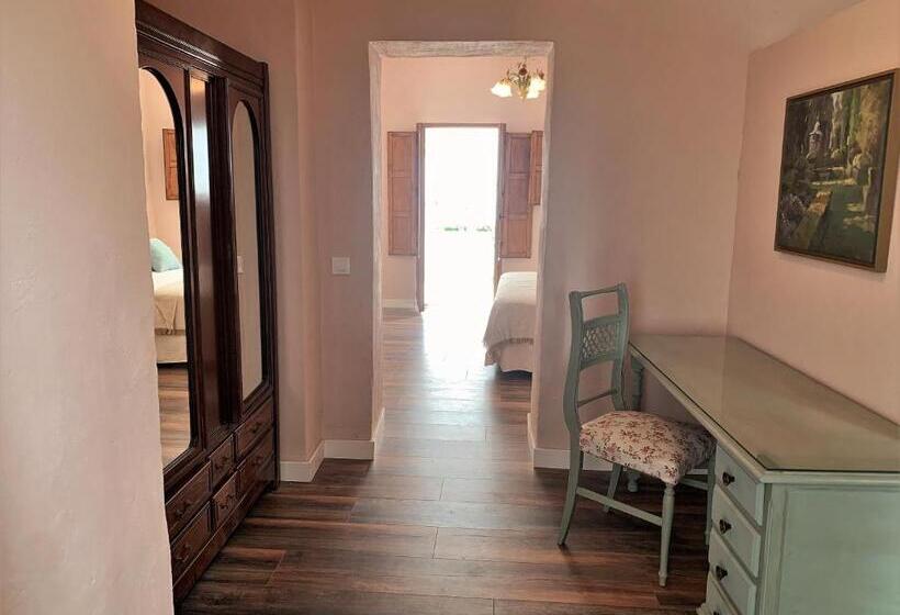 מיטת קינג בסוויטה, Patios Del Agua