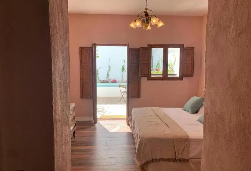 سوئیت با تخت بزرگ, Patios Del Agua
