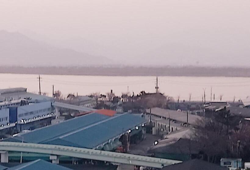 חדר סופריור, Frenchcode