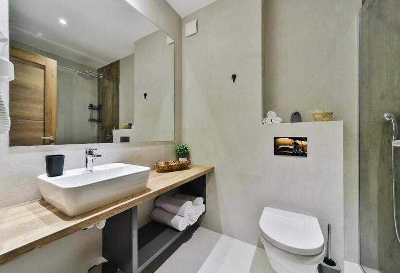 اتاق لوکس, Vladimir