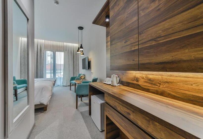 اتاق لوکس, Vladimir