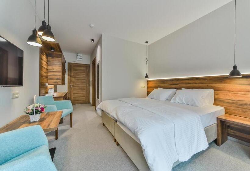 اتاق لوکس, Vladimir