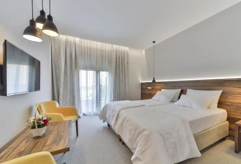 Deluxe-huone, Vladimir
