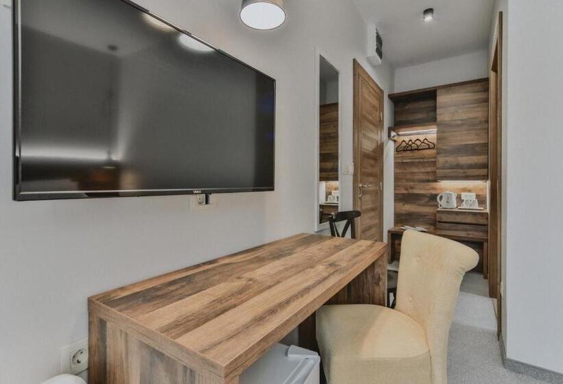 اتاق استاندارد, Vladimir