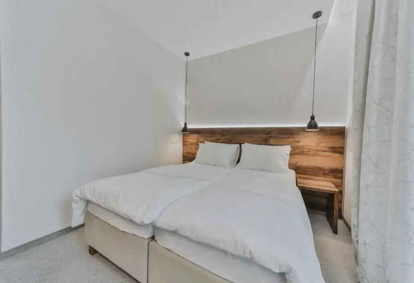 Standard-huone, Vladimir